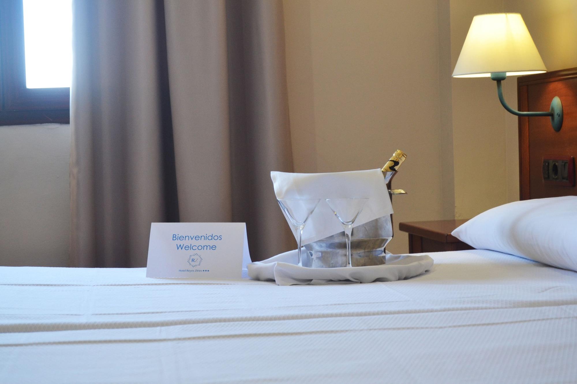 Hotel Reyes Ziries Albolote Εξωτερικό φωτογραφία