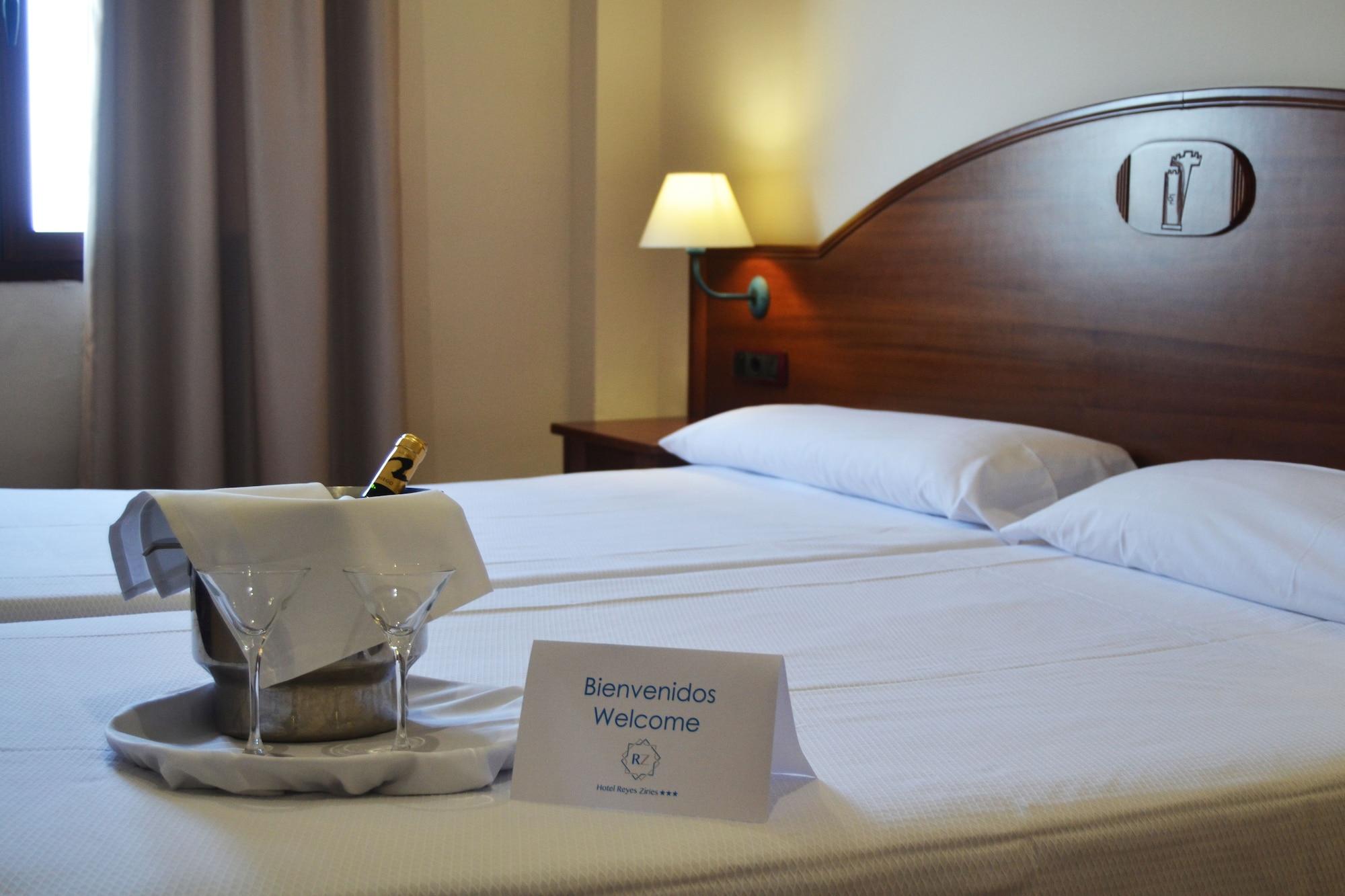 Hotel Reyes Ziries Albolote Εξωτερικό φωτογραφία